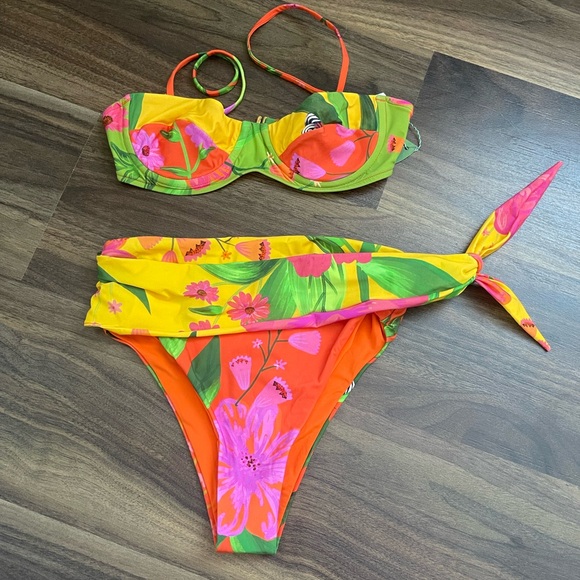 Farm Rio romantic garden bikini set size XS - Picture 3 of 16